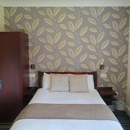 Manor Parc Hotel Cardiff Esterno foto