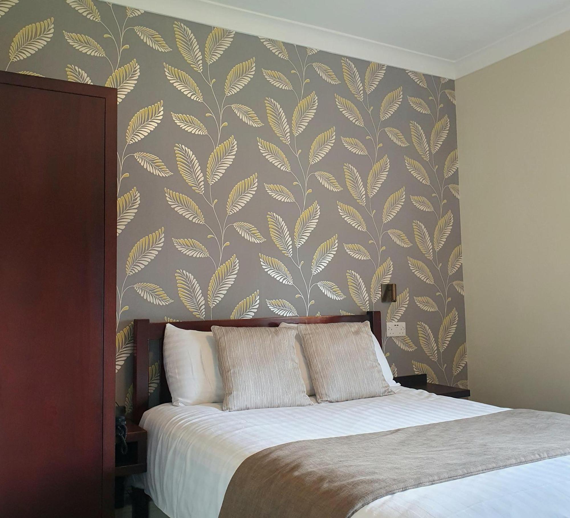 Manor Parc Hotel Cardiff Esterno foto