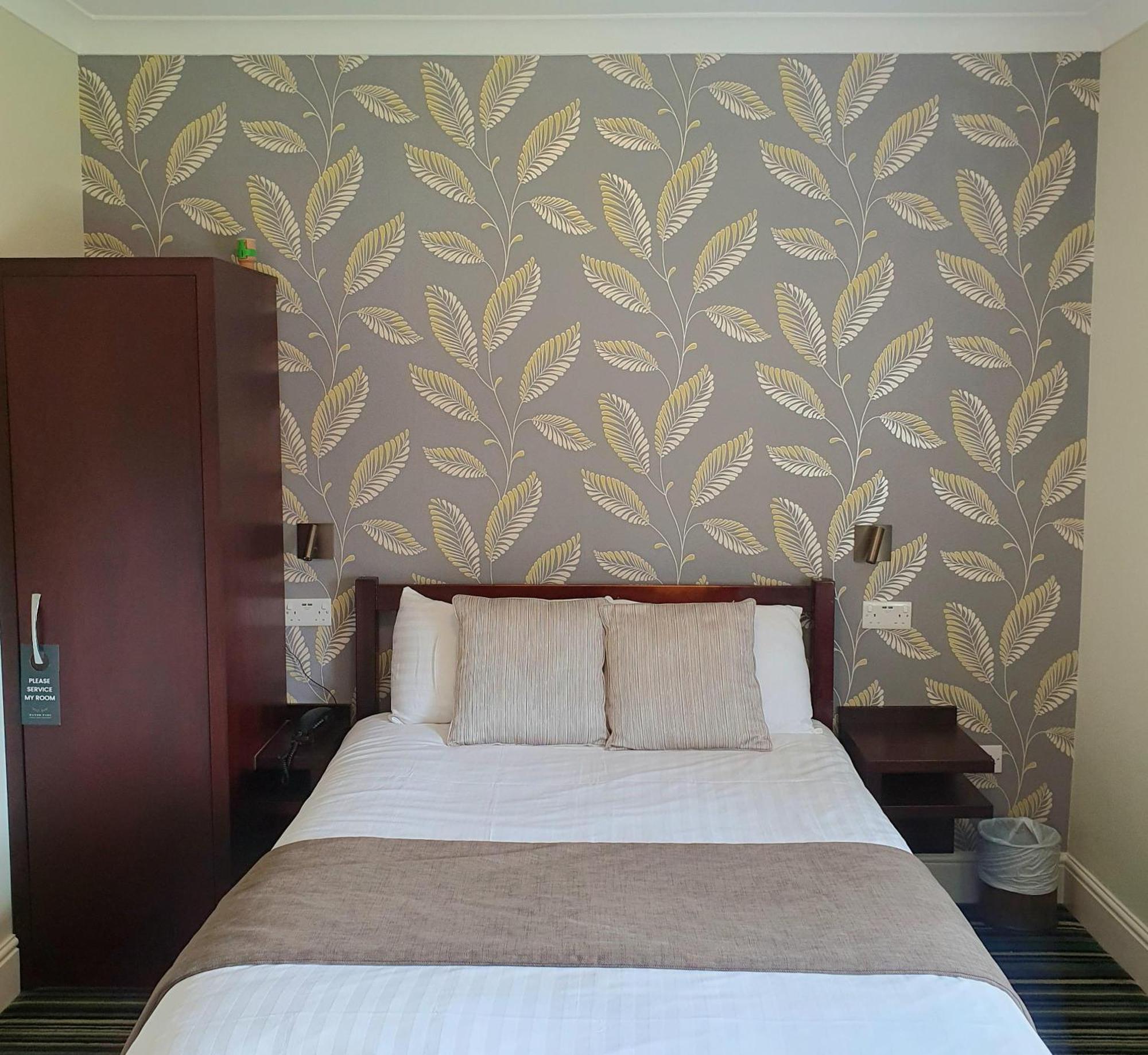 Manor Parc Hotel Cardiff Esterno foto