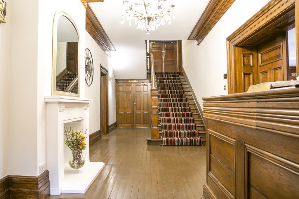 Manor Parc Hotel Cardiff Esterno foto
