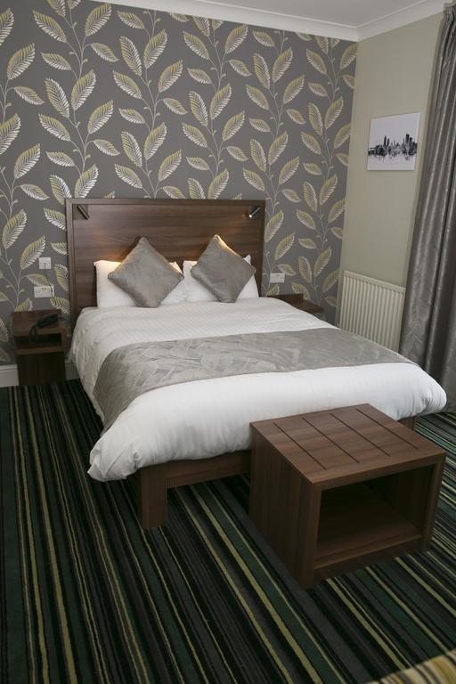 Manor Parc Hotel Cardiff Esterno foto