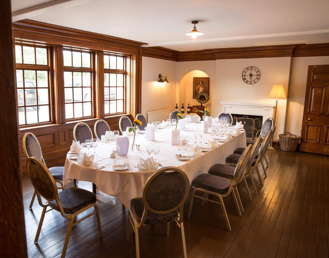Manor Parc Hotel Cardiff Esterno foto